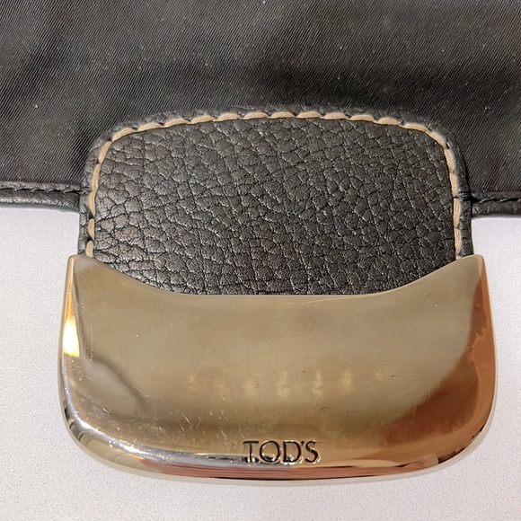 Tod’s black shoulder bag. - Picture 13 of 13